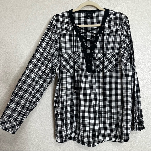 Torrid Black White Plaid Flannel Lace-Up Pockets Long Sleeves Shirt, Size 2X - Picture 2 of 11